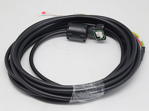 R88A-CA1A005SF（歐姆龍5米動力線）